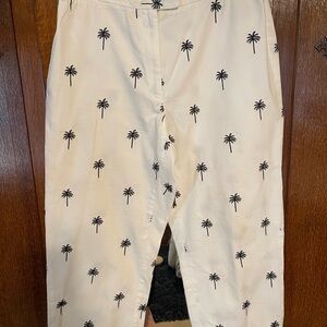 Jones New York White Cotton Palm Tree Print Capris.